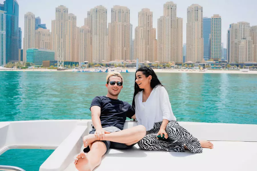 1 Hour Dubai Marina Tour Experience