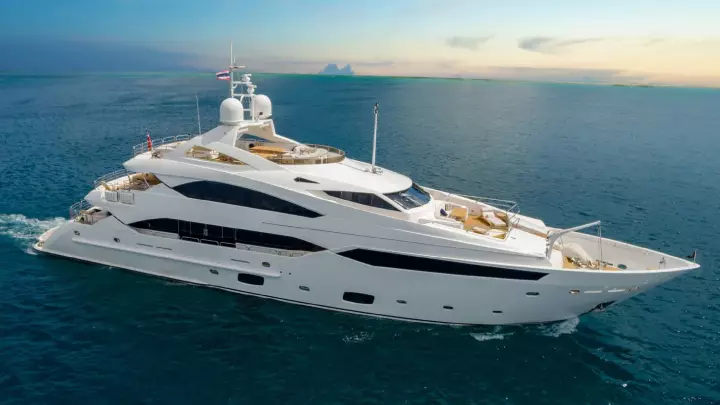 140ft Sunseeker Superyacht Charter in Dubai